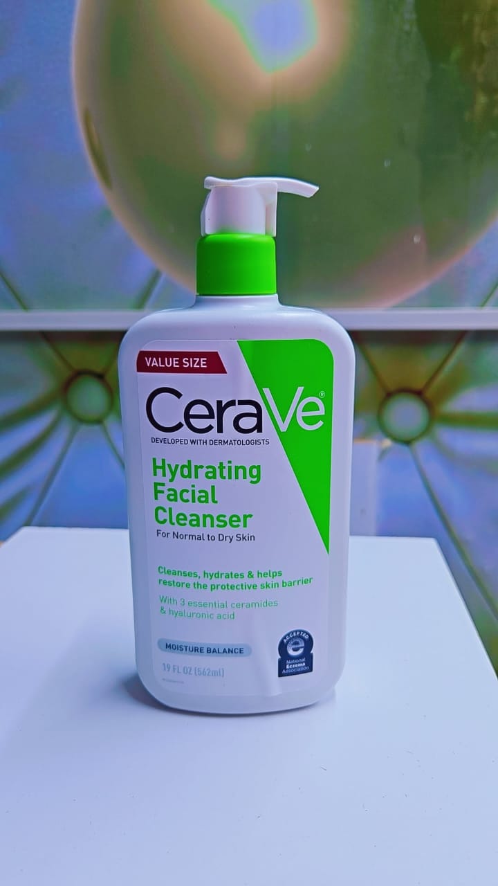 CeraVe Hydrating Facial Cleanser (560ml – Value Size)
