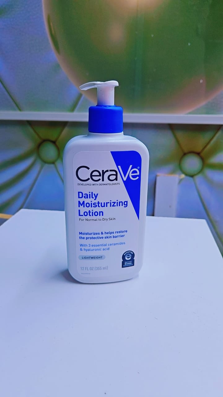 CeraVe Daily Moisturizing Lotion (360ml)